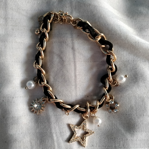 Women's jewelry/accessories bundle -necklace, bracelet and keychain/bottle opene - Picture 5 of 6